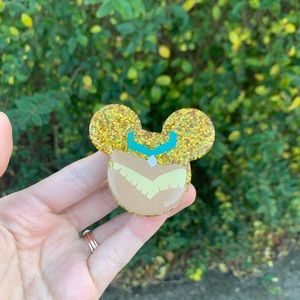 Pocahontas themed phone grip